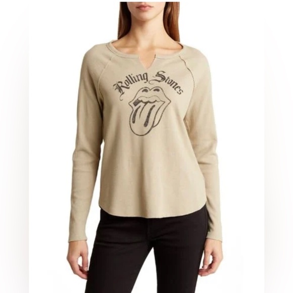 Lucky Brand Tops - Lucky brand beige long sleeve graphic top rolling stone ‘78 tour size M